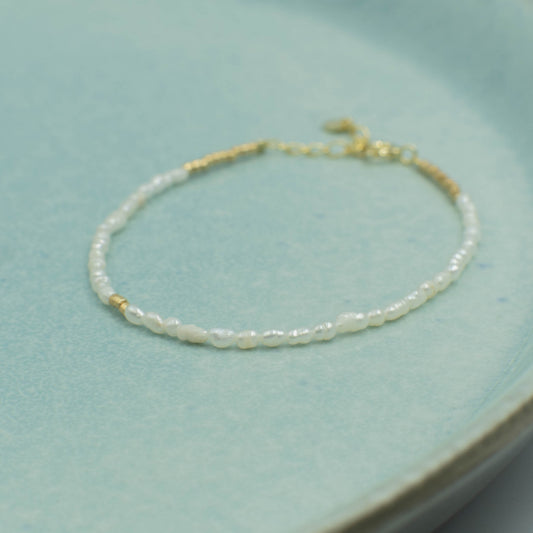 Tiny Pearl Bracelet