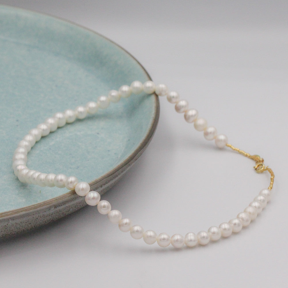 Pearly Necklace // Round